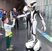 收集实實場景中的用戶反饋與運行數